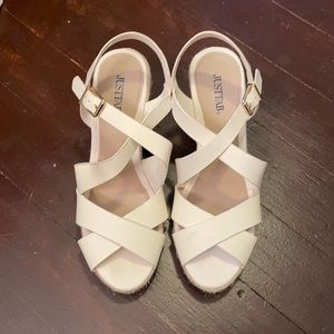 White strap sandals / wedges